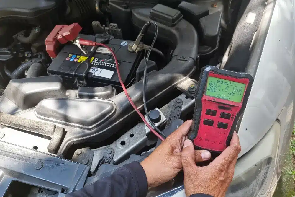 Testing car battery with multimeter
