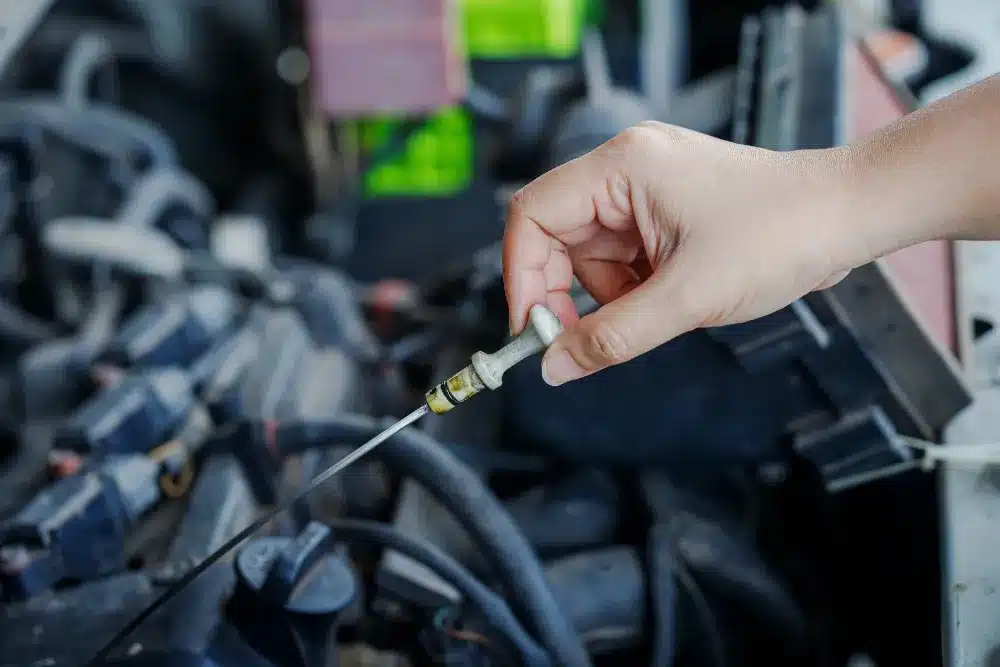 Checking oil level in vehicle engine